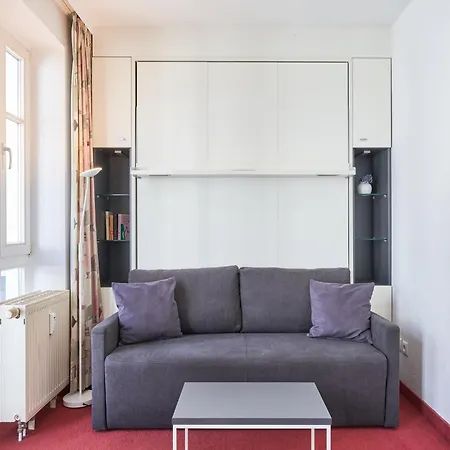 Schoene In Mit Balkon *