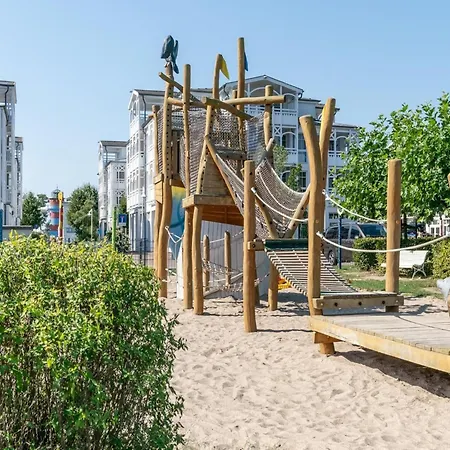 Schoene In Mit Balkon Sellin (Rugen)
