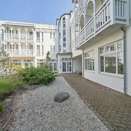 Schoene In Mit Balkon * Sellin (Rugen)