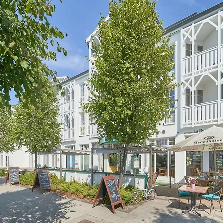 Schoene In Mit Balkon Sellin (Rugen)